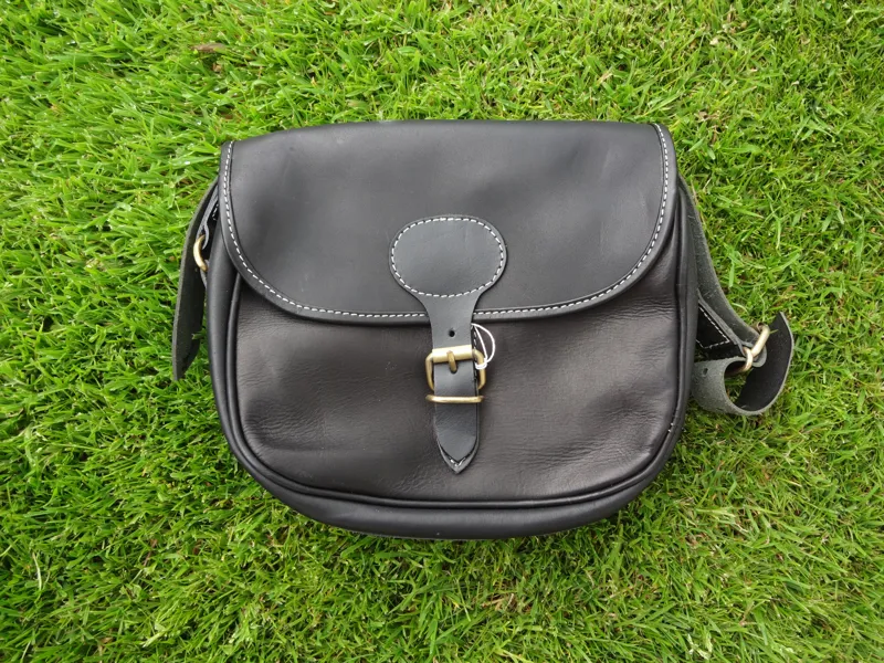 BLACK LEATHER CARTRIDGE BAG